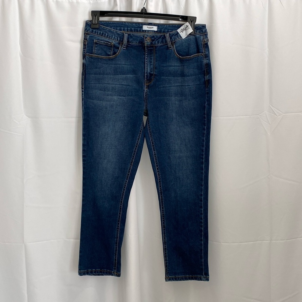 Kenzie‎ women’s jeans size 10/30. Straight leg. New without tags.